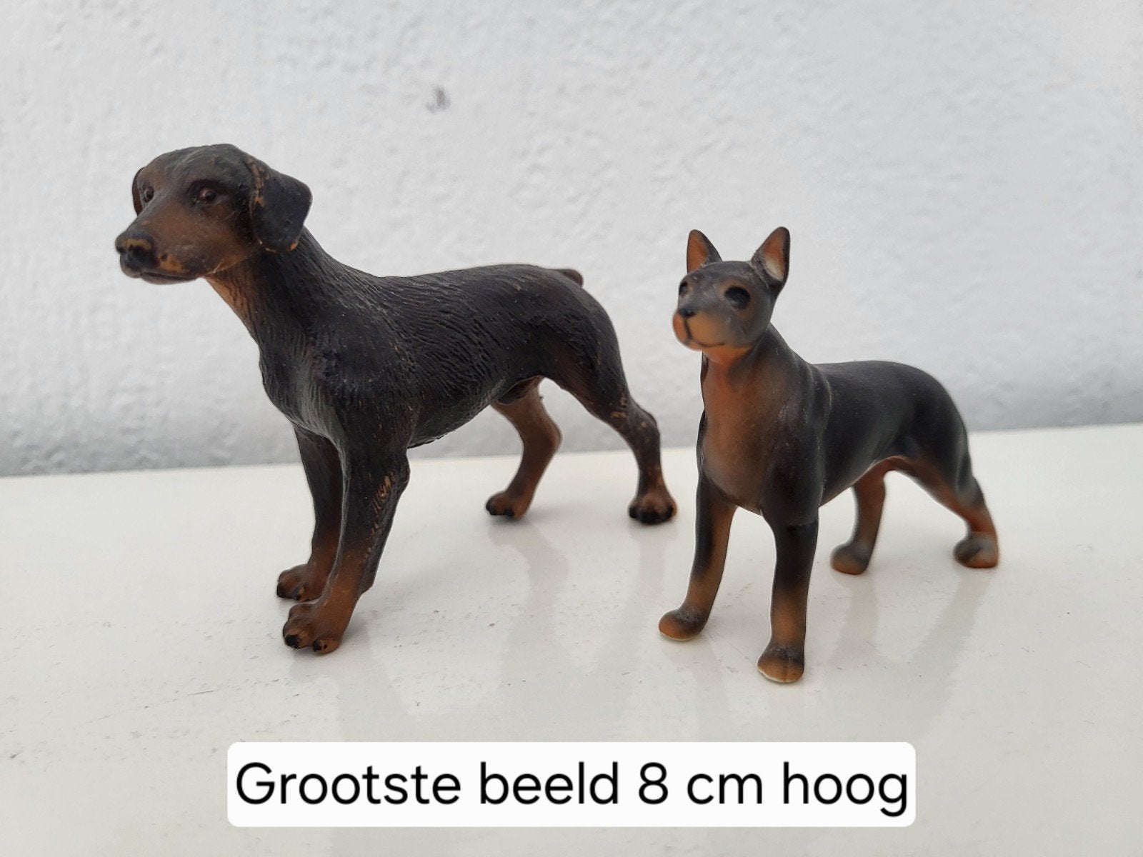 Dobermann Pincher beeldjes - set van 2 hondenbeeldjes, Ophalen of Verzenden, Zo goed als nieuw, Dier