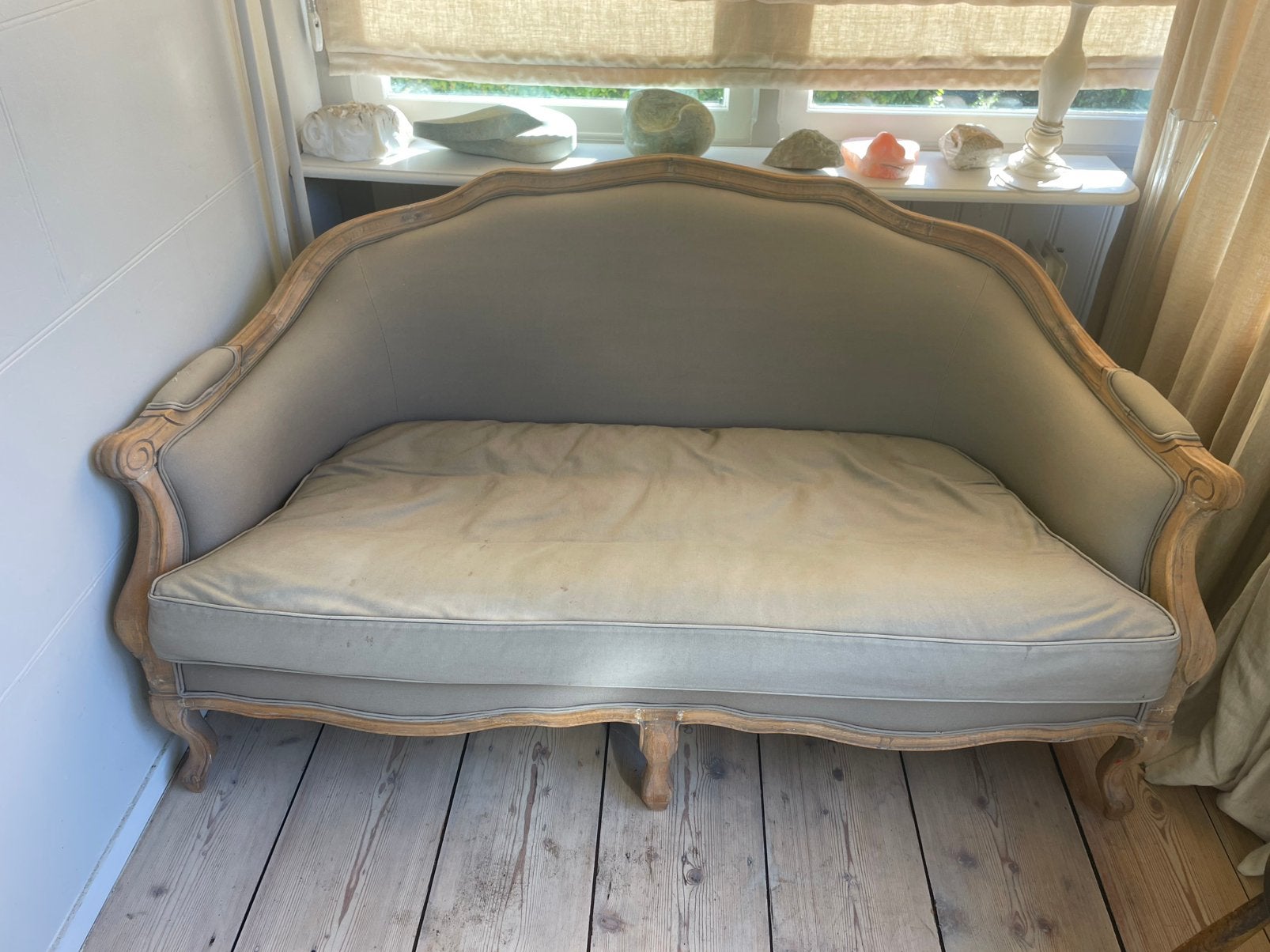 Bankje klassieke stijl hout linnen stof taupe als nieuw, Ophalen, 150 tot 200 cm, Tweepersoons, 75 tot 100 cm