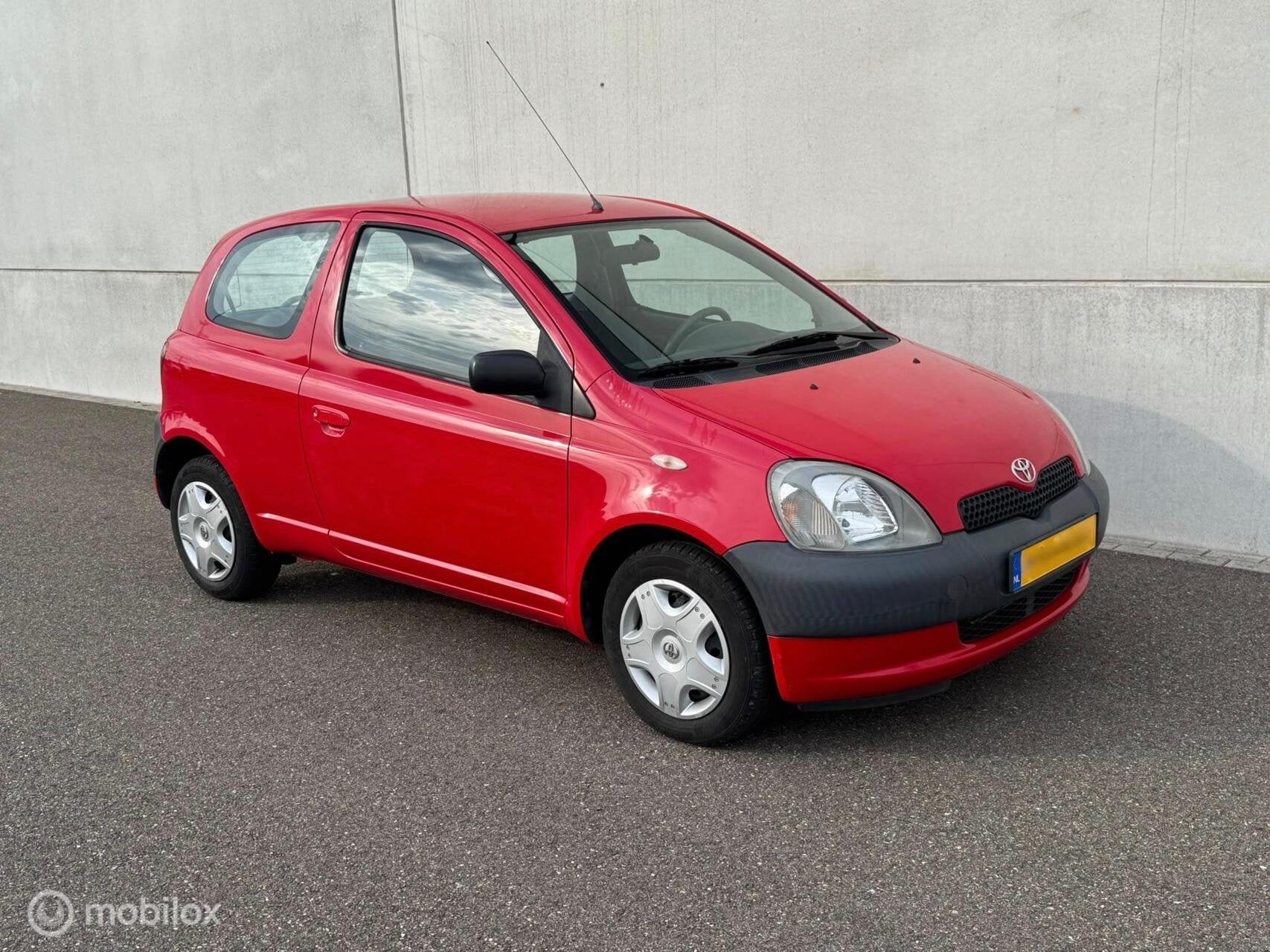 Toyota Yaris 1.0-16V VVT-i 79207 KM NAP DEALER ONDERHOUDEN, Auto's, Voorwielaandrijving, Dealer onderhouden, Stof, Gebruikt