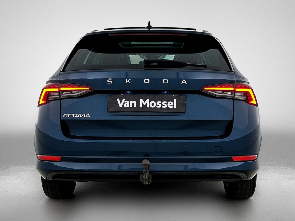 Skoda Octavia Combi 2.0 TDI Ambition | PANO. SCHUIF-/KANTELD, Auto's, Skoda, Voorwielaandrijving, 12 maanden, Stof, Gebruikt