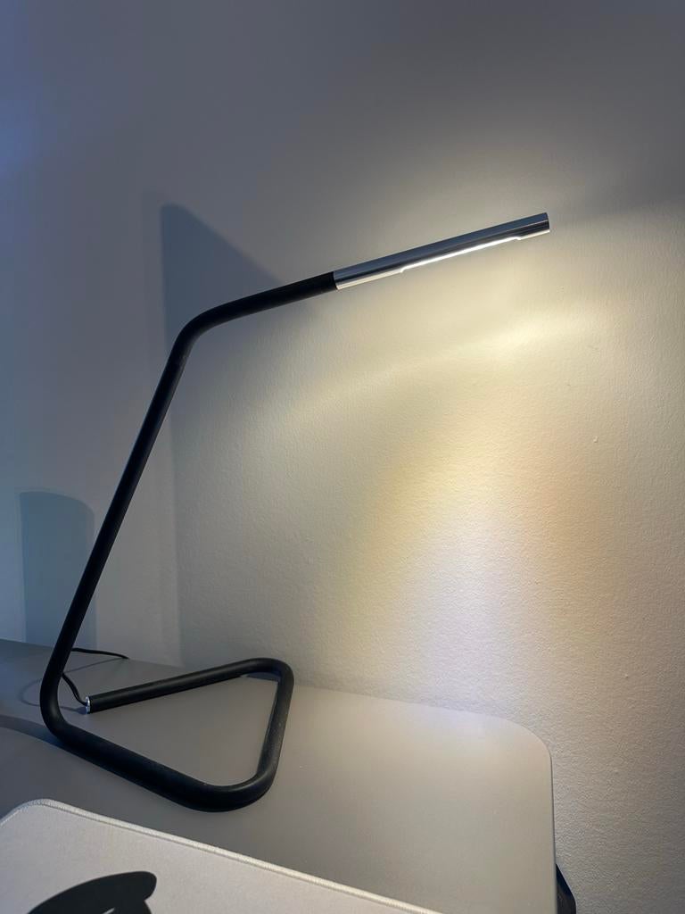 Bureau lamp LED Verstelbaar Zwart IKEA, Huis en Inrichting, Lampen | Tafellampen, Ophalen of Verzenden, Zo goed als nieuw, Minder dan 50 cm