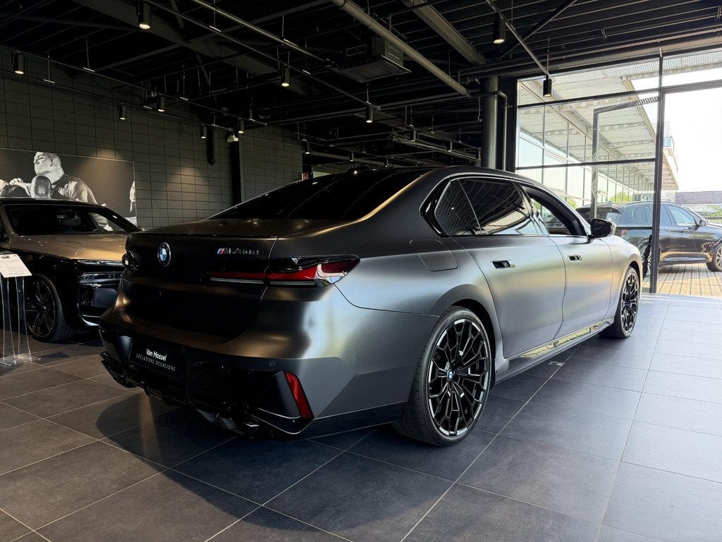 BMW 7-serie M760e xDrive | M-SPORT | REAR SEAT ENTERTAINMENT, 12 maanden, Gebruikt, Vierwielaandrijving, Hybride Elektrisch/Benzine