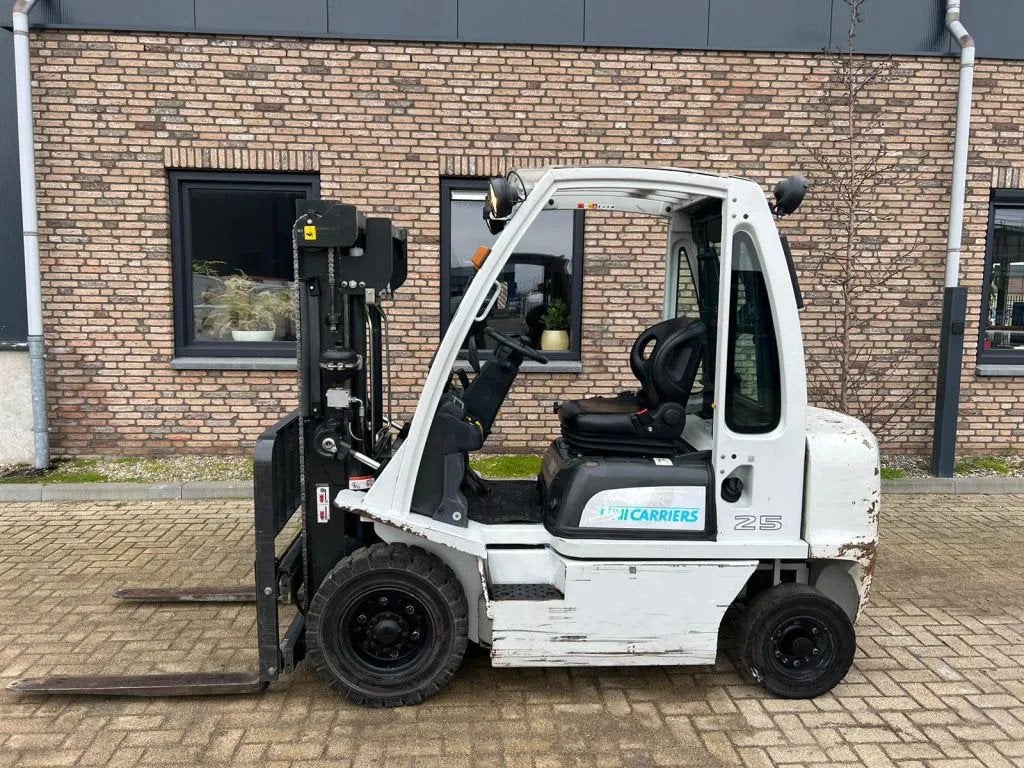 Nissan Uni Carriers 2.5 ton diesel Y1D2A25Q Nissan 2.5 ton D, Diesel, Heftruck, Ophalen of Verzenden, Nissan