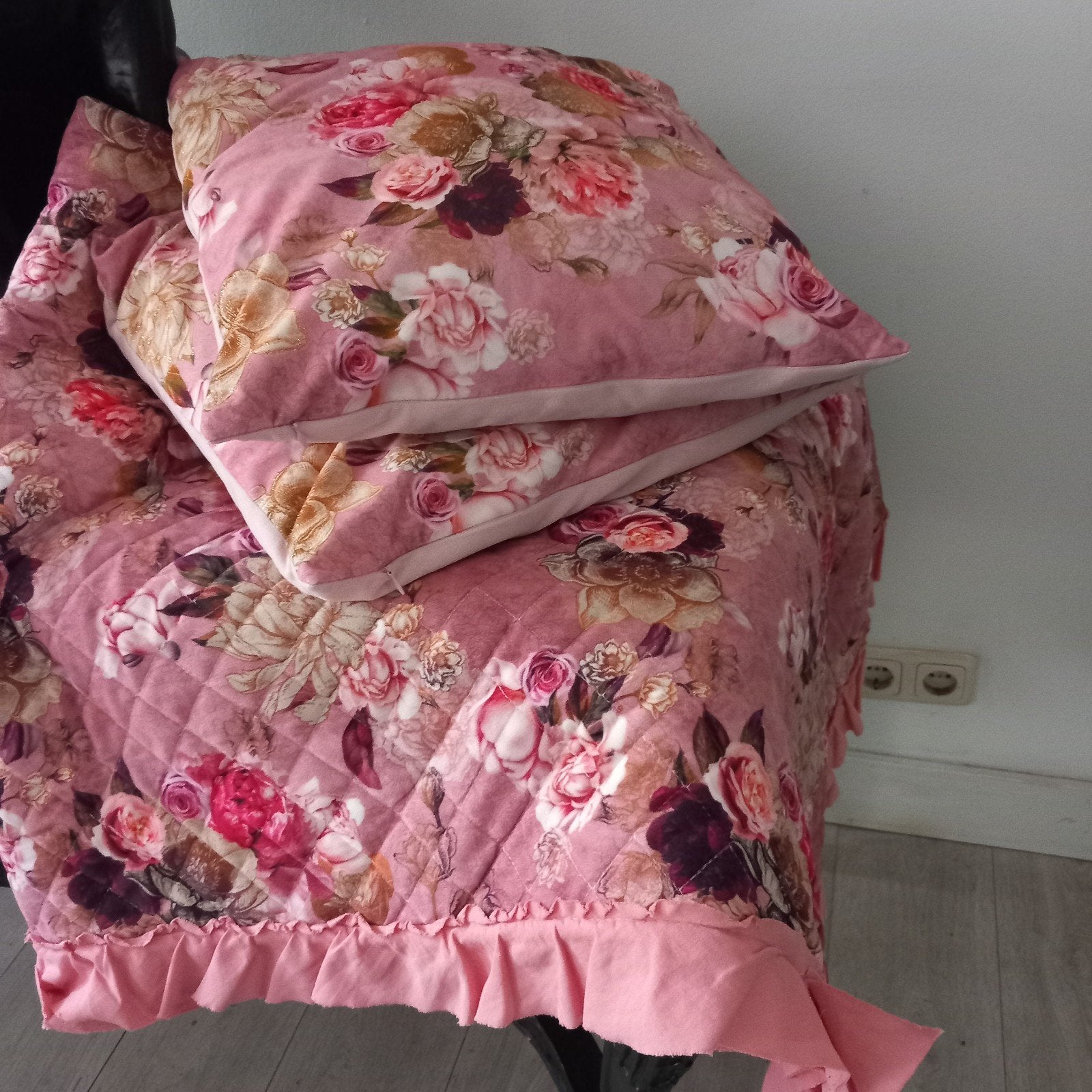Gebloemde sprei woondeken, Ophalen of Verzenden, Zo goed als nieuw
