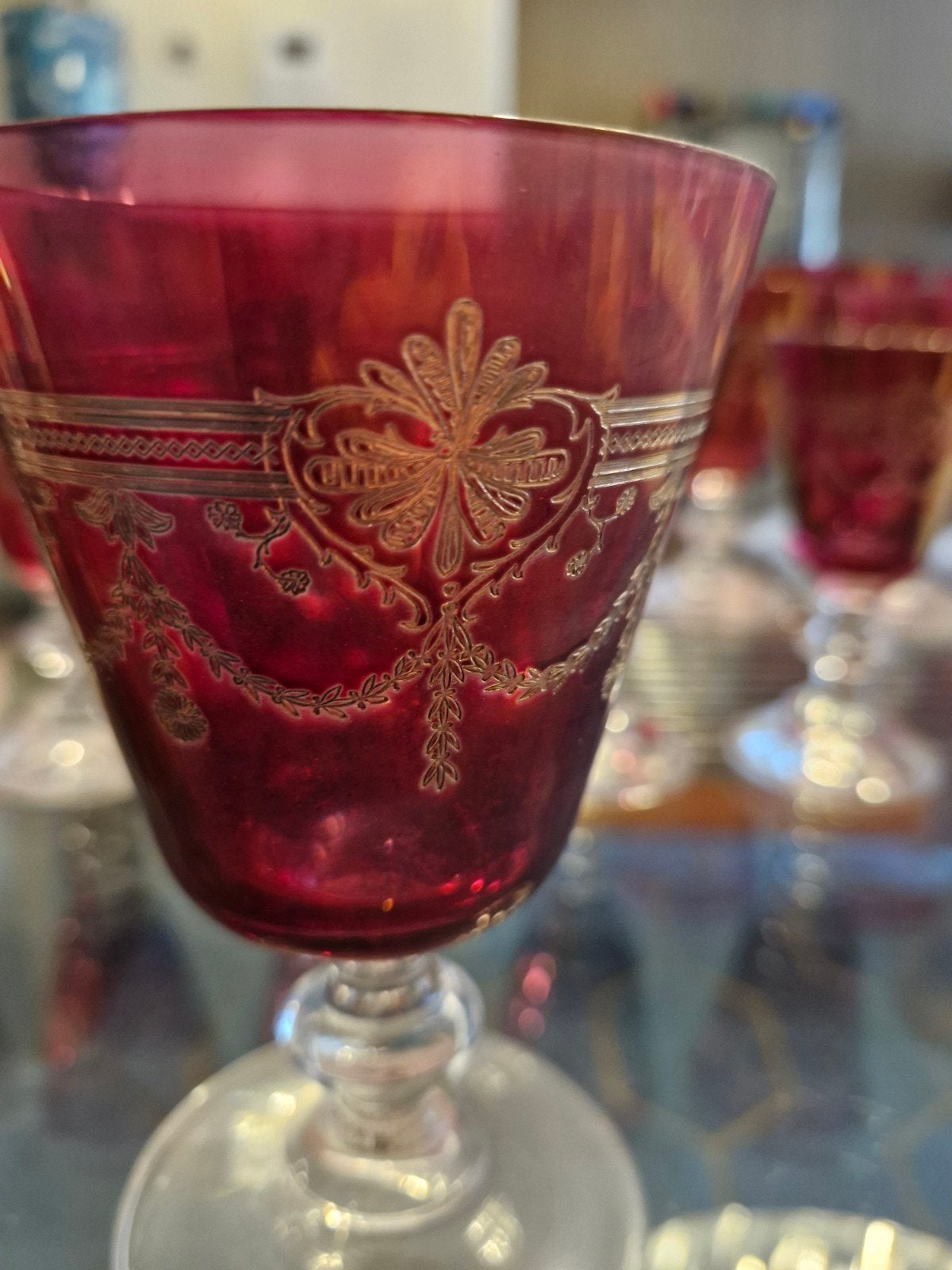 Mondgeblazen Eisch Glasservies met Gouden Guirlandes, Ophalen