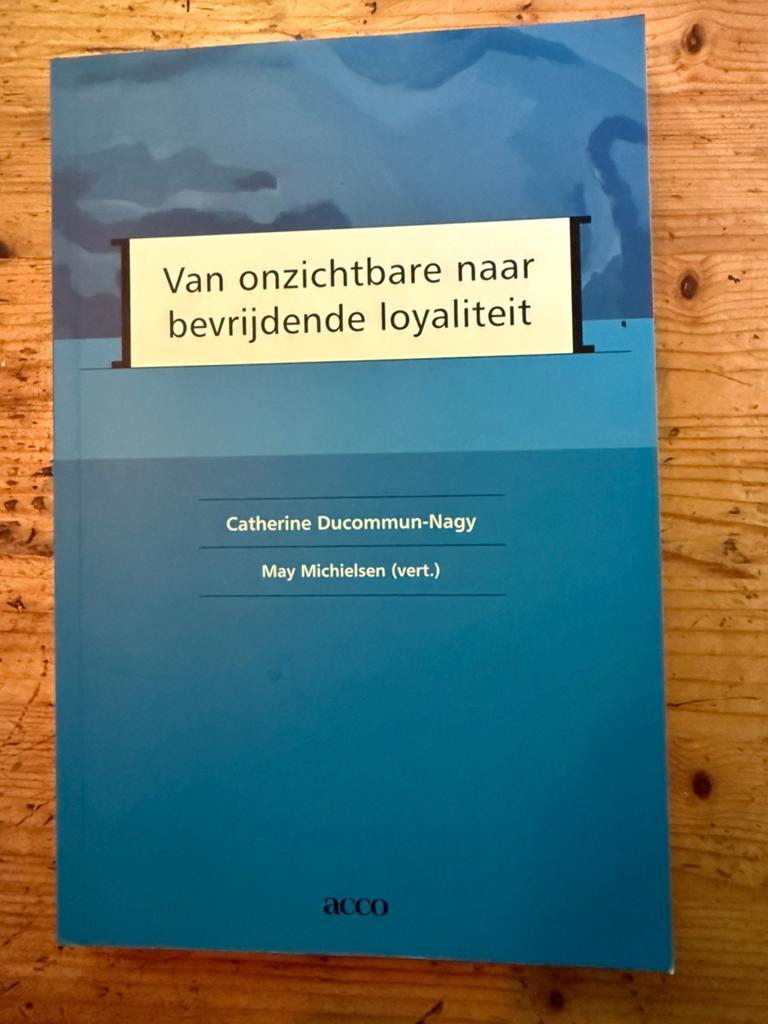 Van onzichtbare naar bevrijdende loyaliteit, Ophalen of Verzenden, Zo goed als nieuw, C. Ducommun-Nagy