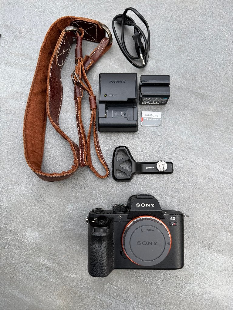 Foto 10 van Sony Alpha A7R II systeemcamera met Extension grip