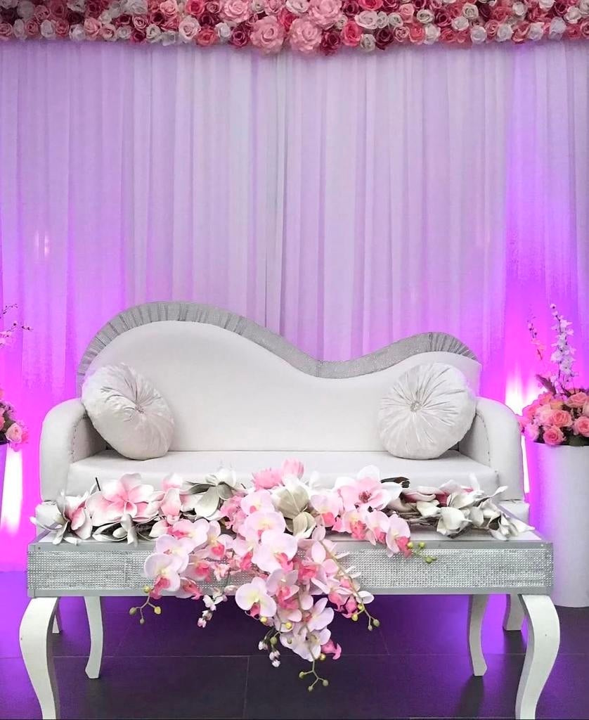 Te Koop, Elegante Witte Chaise Longue + tafel, Huis en Inrichting, Banken | Sofa's en Chaises Longues, Zo goed als nieuw, Tweepersoons