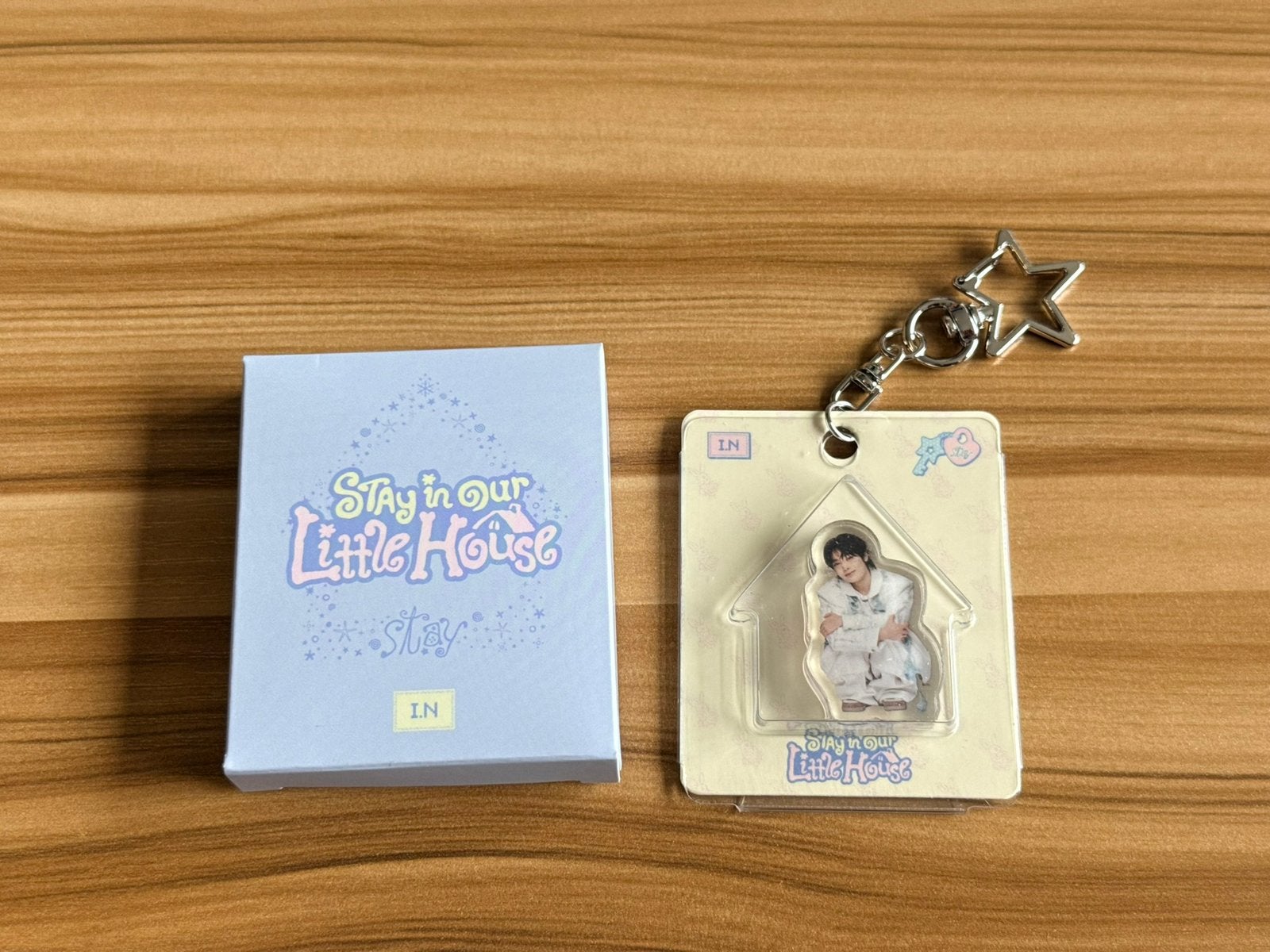 Stray Kids officieel I.N merch stay in our little house, Ophalen of Verzenden, Zo goed als nieuw, Foto of Kaart