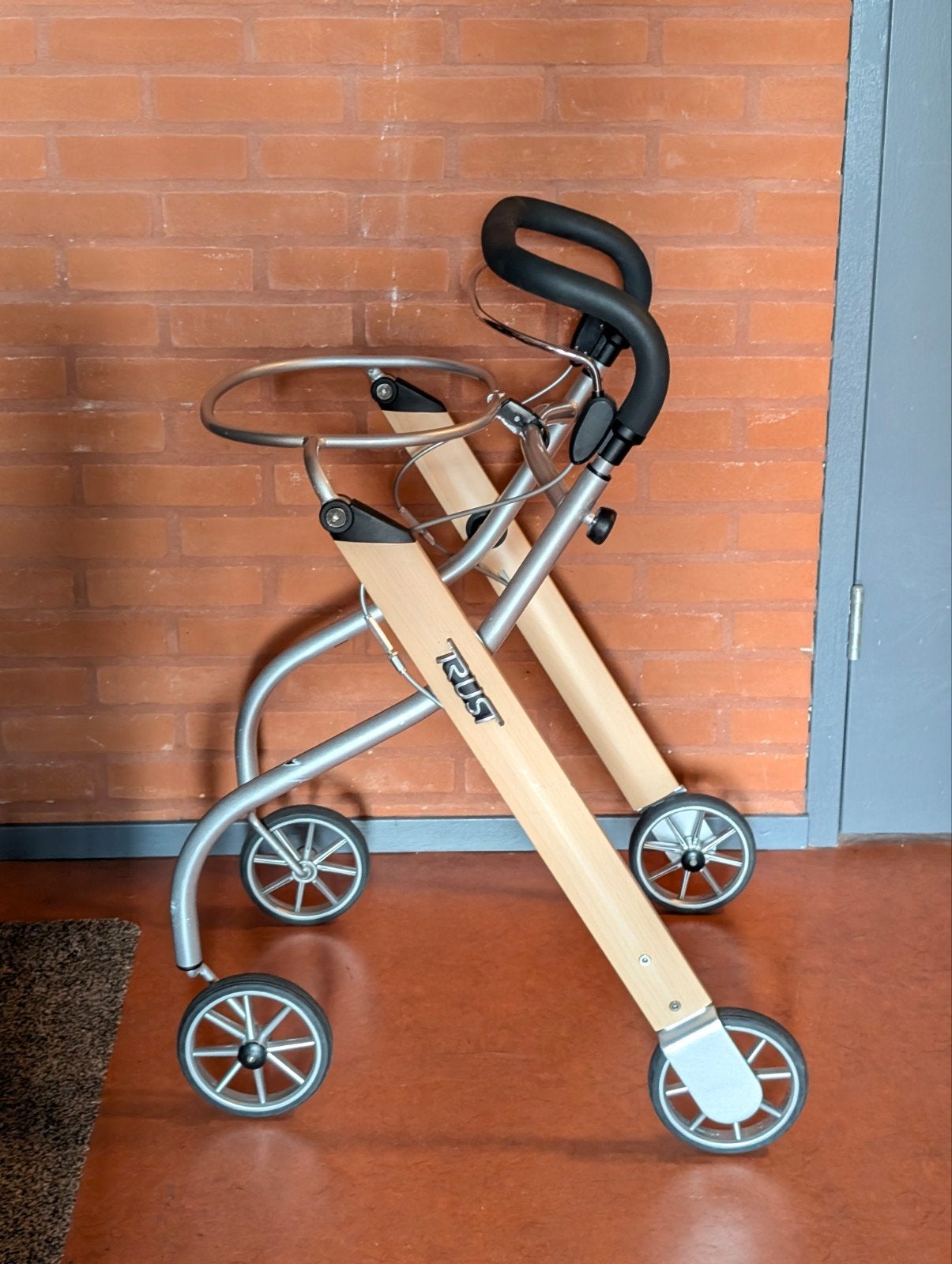 Rollator voor binnen, Diversen, Ophalen