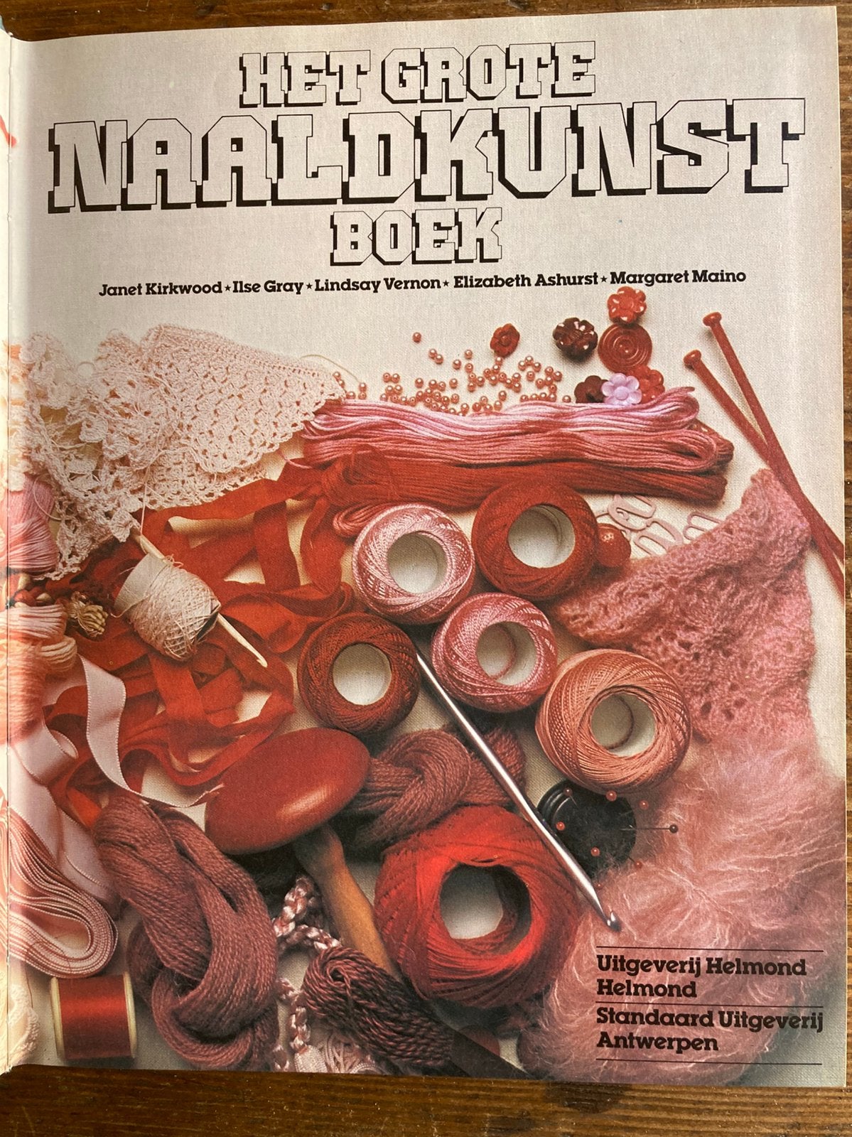 Het grote naaldkunstboek, Ophalen, Zo goed als nieuw, Borduren en Naaien