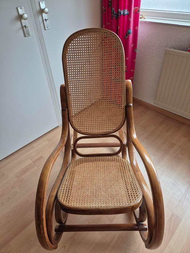 Vintage Schommelstoel met Rotan Zitting en Rugleuning, Antiek en Kunst, Ophalen