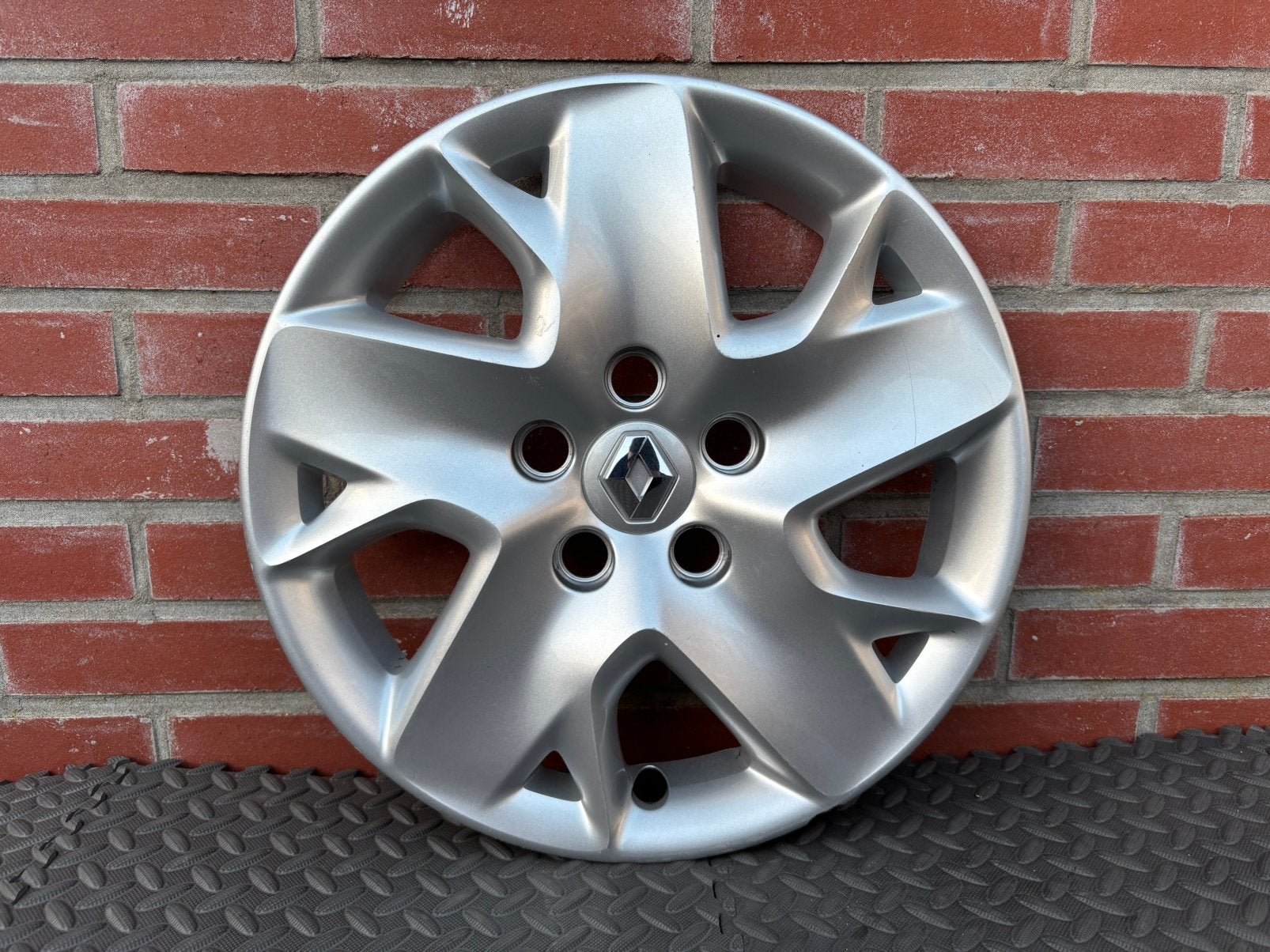 1 originele Renault Megane en Scenic wieldop 16 inch, Auto diversen, Ophalen of Verzenden, Gebruikt