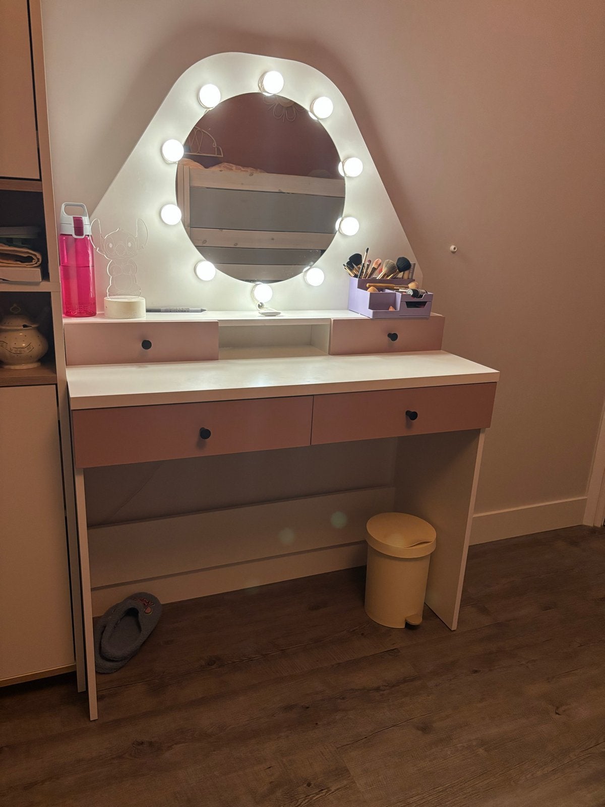 Nette kaptafel met Hollywood spiegel - Wit/Oud Roze, Ophalen, 100 tot 150 cm, 50 tot 100 cm, Zo goed als nieuw