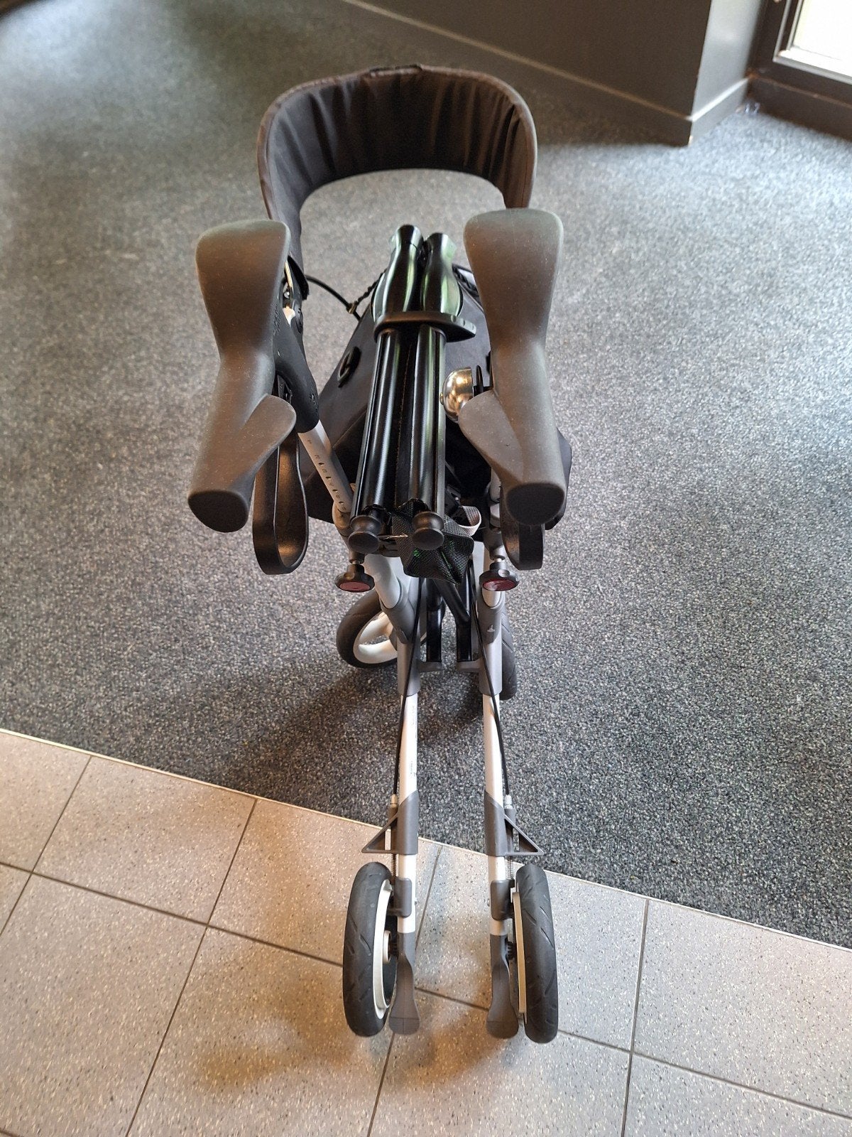 Foto 24 van Rollator lichtgewicht topra troja 5Glees beschrijving NW.ST