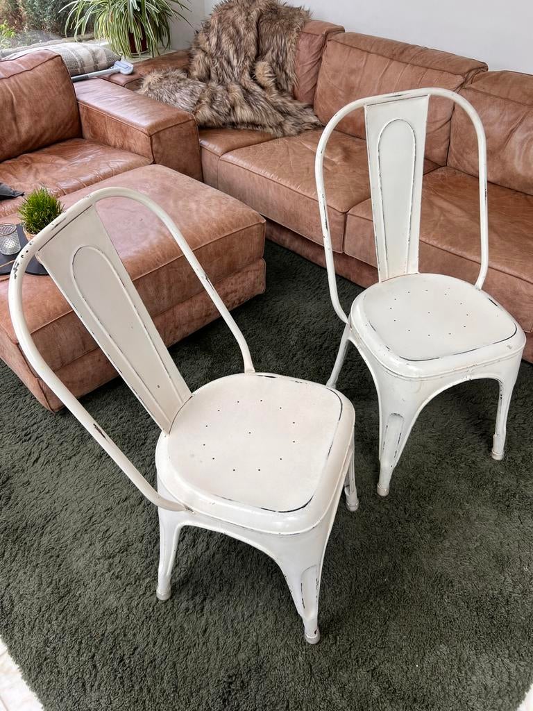 2 metalen witte eetkamerstoelen geïnspireerd op Tolix stoel, Ophalen, Zo goed als nieuw, Metaal