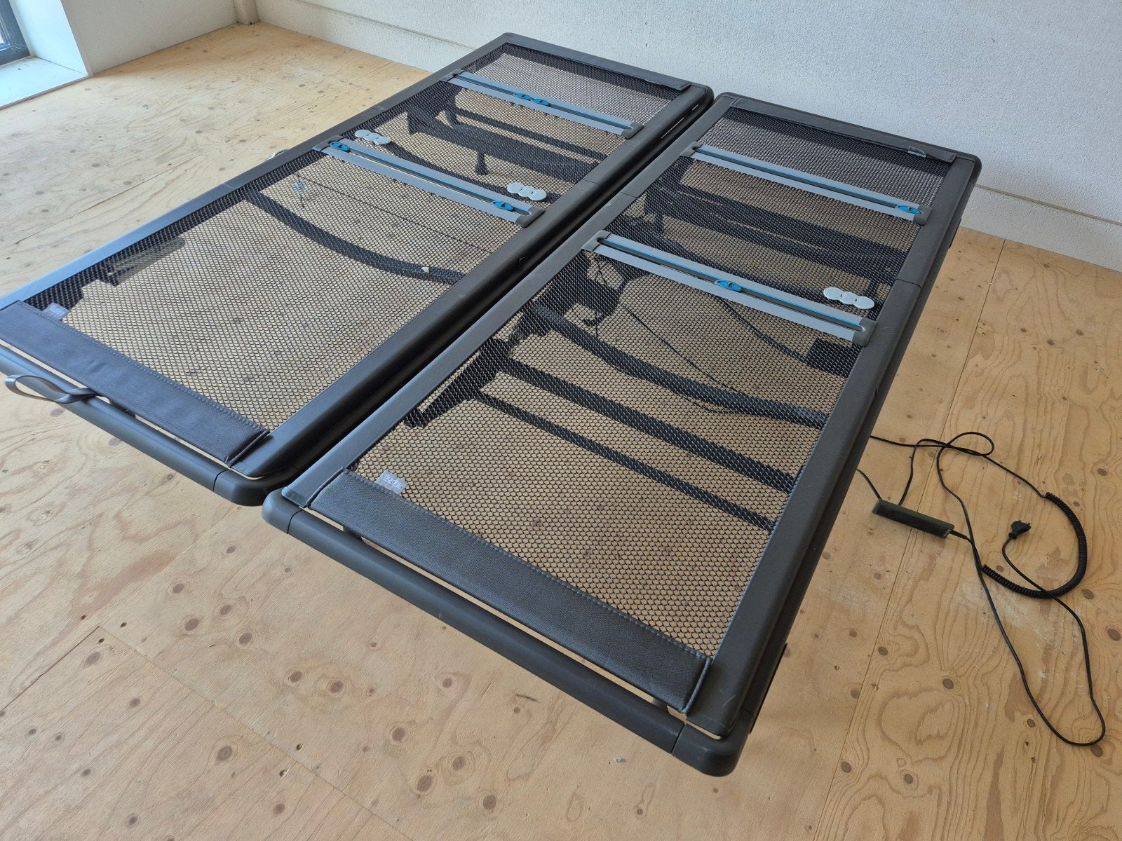auping,80x200 cm,spiraalbodem,elektrisch/ handverstelbaar, Ophalen, Tweepersoons, Zo goed als nieuw, 80 cm