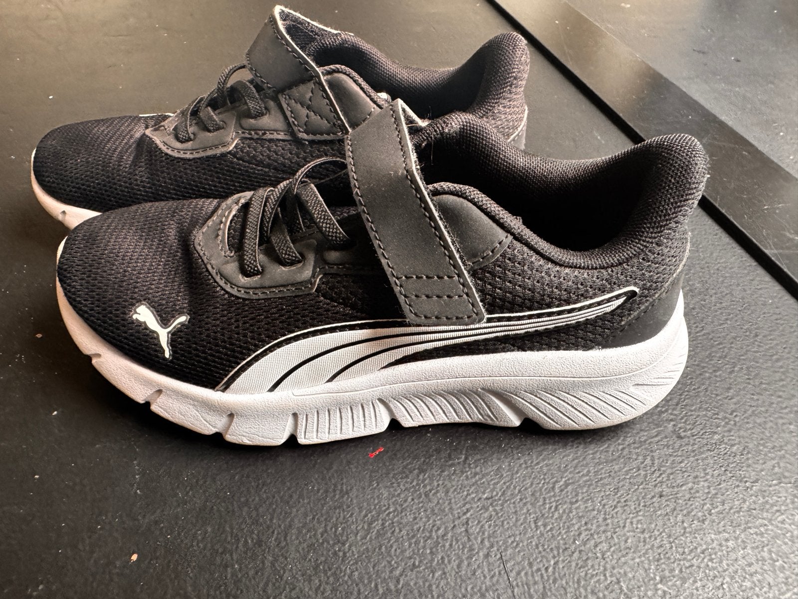 Puma sneakers voor kinderen - Zwart, maat 34, Kinderen en Baby's, Kinderkleding | Schoenen en Sokken, Gebruikt, Sportschoenen