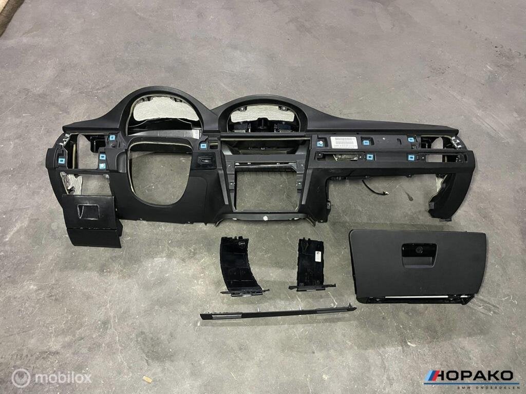 Dashboard + bekerhouders BMW 3 serie E90 E91 E92 E93 | zwart, Gebruikt, Einsteinlaan 5 rijswijk, Bmw, Ophalen of Verzenden