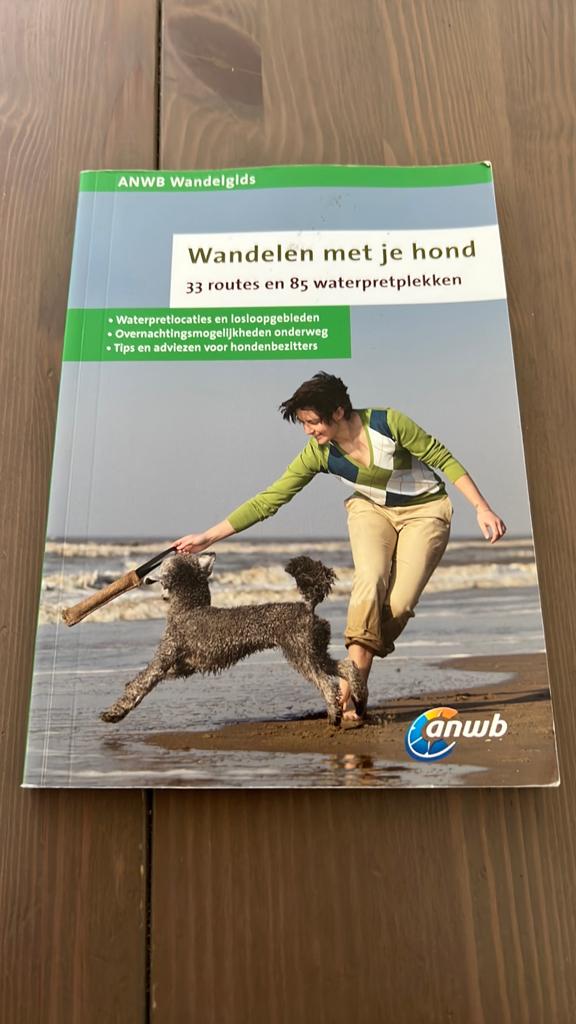 Nicky Gootjes - Wandelen met je hond, Boeken, Overige merken, Fiets- of Wandelgids, Ophalen of Verzenden, Zo goed als nieuw