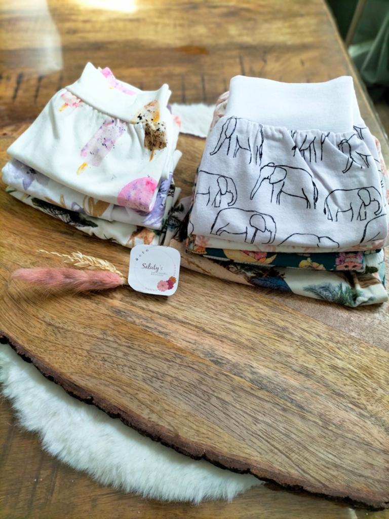 Nieuw handgemaakt • kort bloomer of harembroekje 62/68, Kinderen en Baby's, Babykleding | Maat 62, Broekje, Jongetje of Meisje