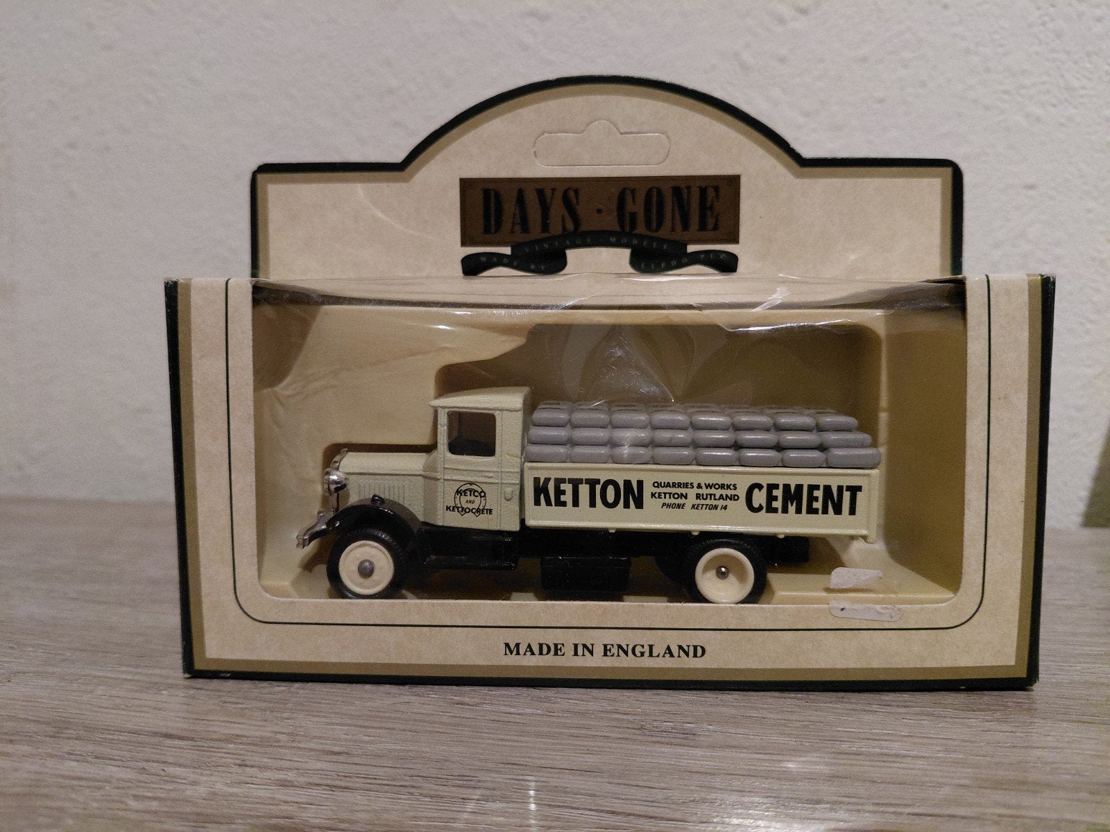 'Ketton Cement' 1934 Mack Sack Truck, Hobby en Vrije tijd, Modelbouw | Auto's en Voertuigen, Overige merken, 1:50 of kleiner, Verzenden