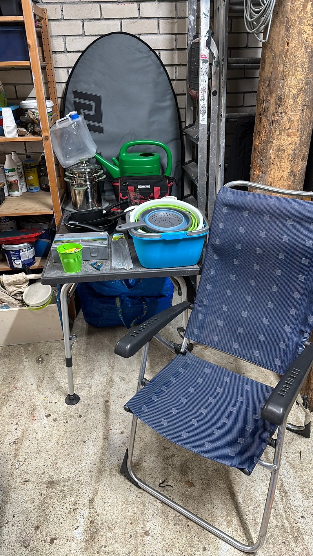 Kampeeruitrusting: Tafel, stoelen,pannen, gieter en meer!, Ophalen, Gebruikt