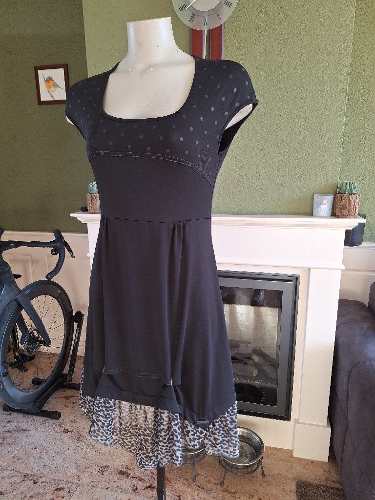 Cop Copine zwarte jurk met panter rand mt M 2 38, Kleding | Dames, Jurken, Maat 38/40 (M), Verzenden, Zwart, Cop Copine