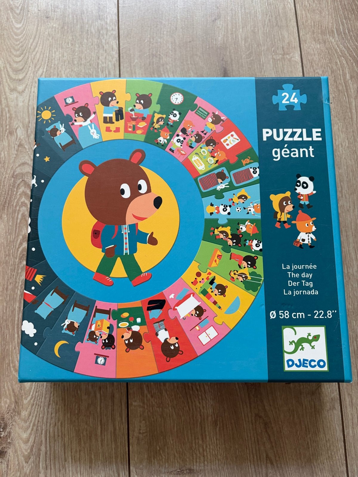 Djeco Reuzenpuzzel 'De Dag' - 24 stukjes, Ophalen of Verzenden, 10 tot 50 stukjes, Zo goed als nieuw, 2 tot 4 jaar