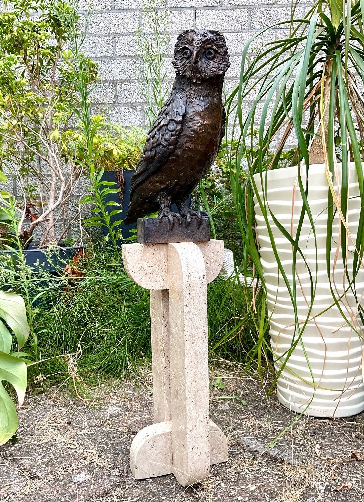 Bronzen uil op travertijn sokkel, 69 cm, Sandra Pot # 465, Ophalen, Gepatineerd, 50 - 100 cm, Brons