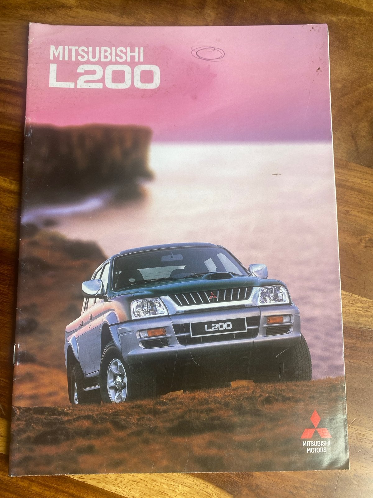 Mitsubishi L200 Brochure - Origineel en in goede staat, Ophalen of Verzenden, Zo goed als nieuw, Mitsubishi