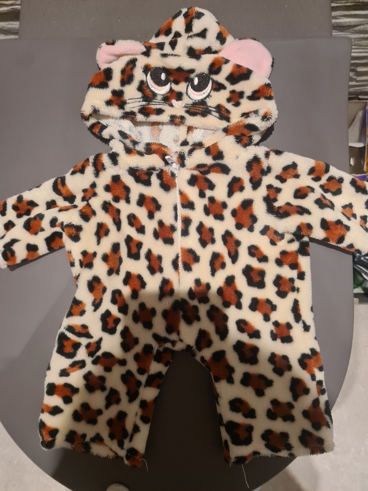 Leopardprint onesie met kattenoortjes voor popen, Ophalen of Verzenden, Gebruikt, Onbekend, Jongetje of Meisje