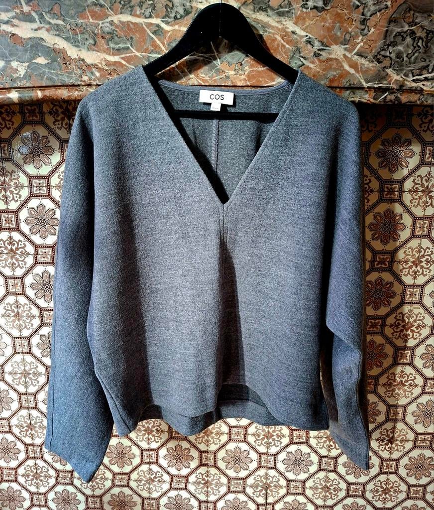 COS trui, Kleding | Dames, Truien en Vesten, Ophalen, Zo goed als nieuw, Maat 38/40 (M), Grijs