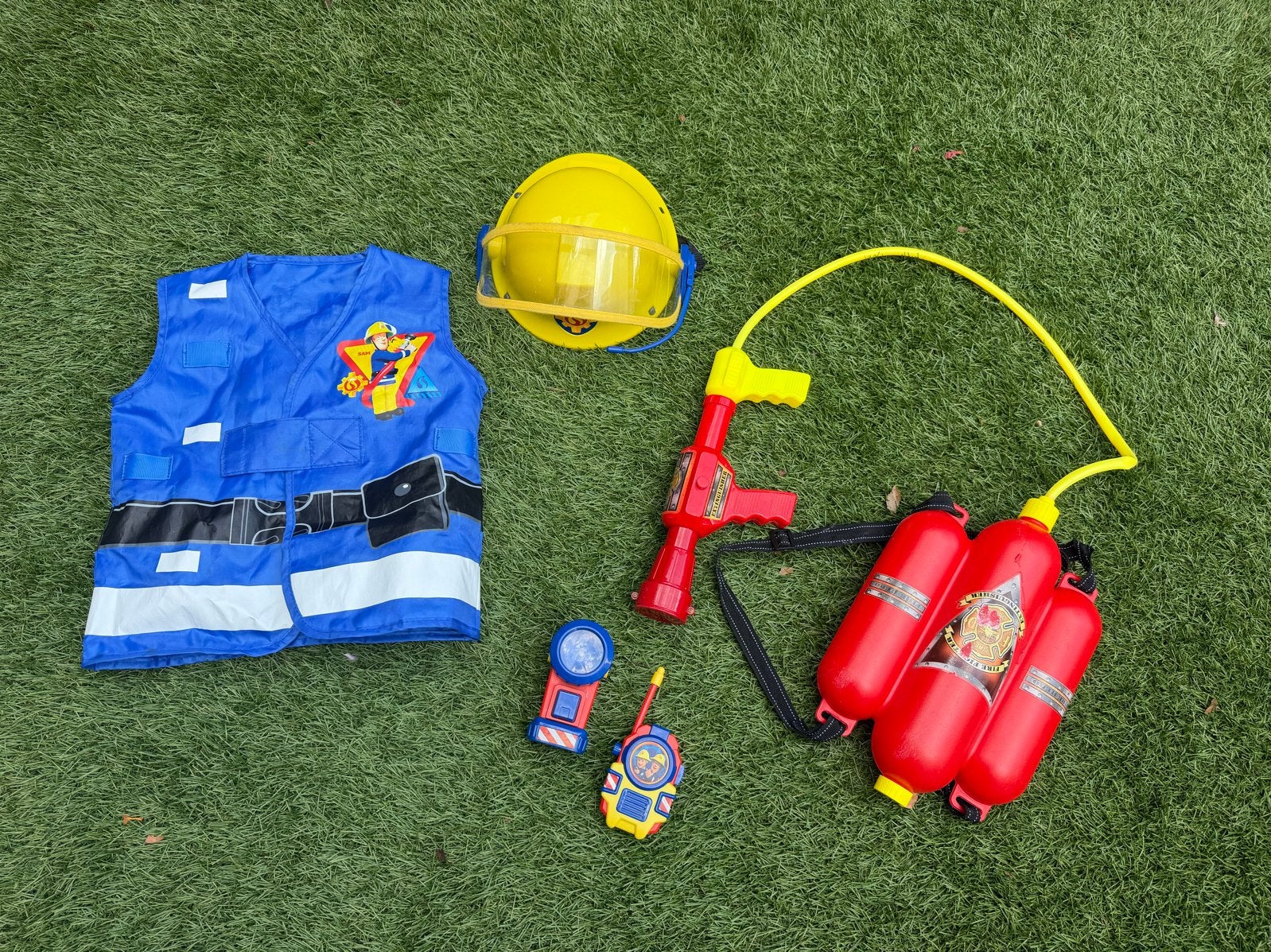 Brandweerman Sam verkleedpak met accessoires, Kinderen en Baby's, Speelgoed | Actiefiguren, Ophalen of Verzenden, Gebruikt