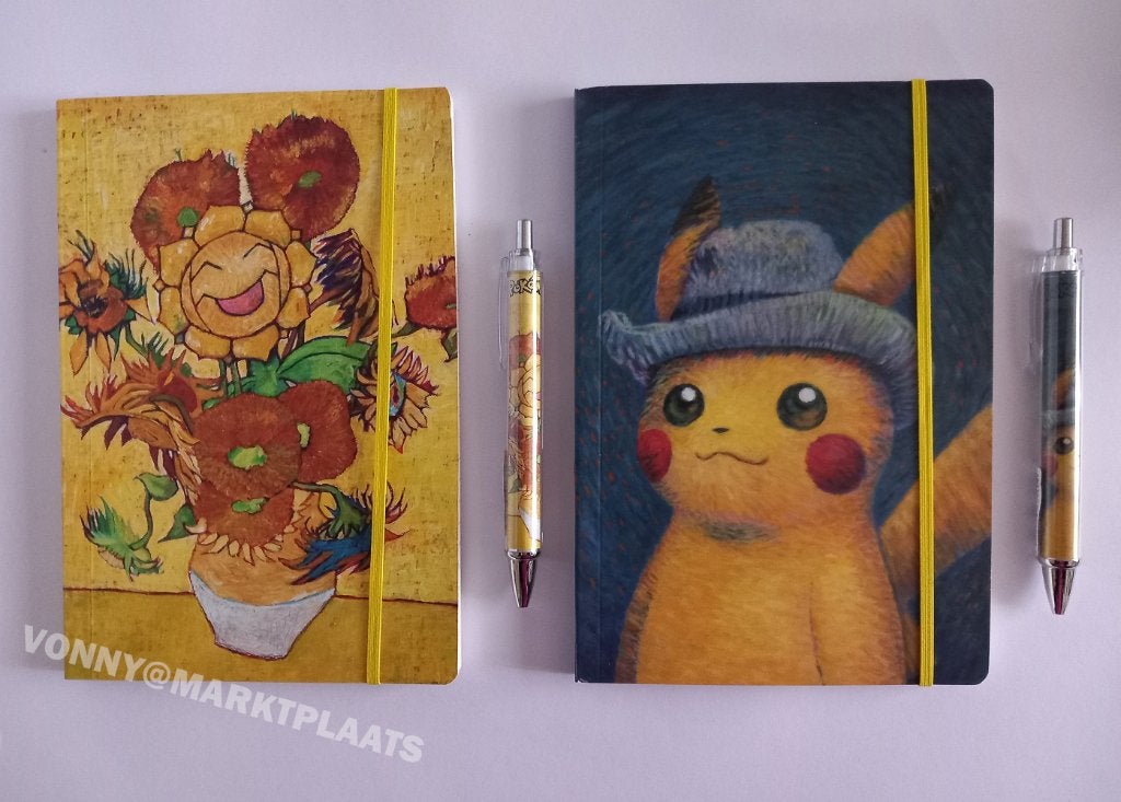 NIEUW! Pokémon x Van Gogh notebook + pen Pikachu of Sunflora, Hobby en Vrije tijd, Verzamelkaartspellen | Pokémon, Nieuw, Overige typen