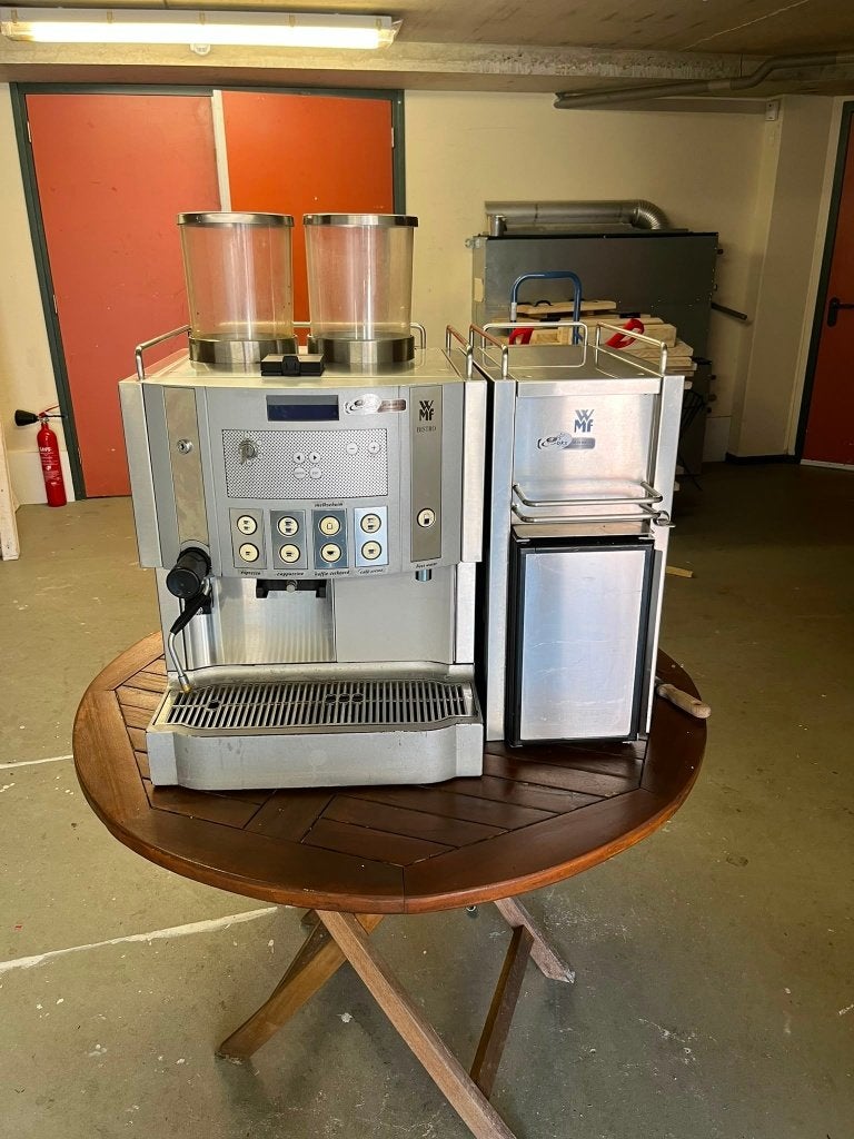 WMF Bistro & WMF RVS melkkoeler, Gemalen koffie, Gebruikt, 10 kopjes of meer, Koffiemachine