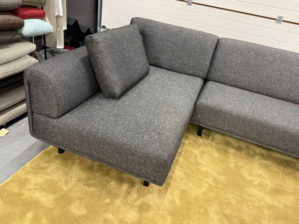 Nieuwstaat Eyye Dura hoekbank Stof design bank 293x171, 250 tot 300 cm, Nieuw, Rechte bank, Design on Stock