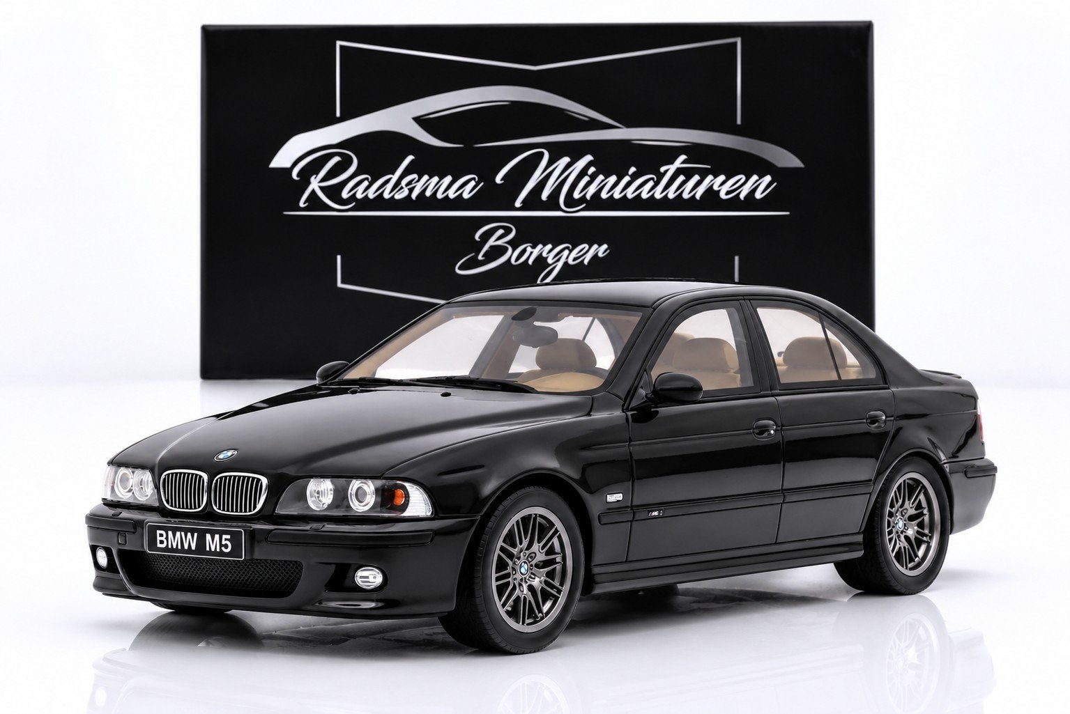 BMW E39 M5 black saphire metallic 475 2000 - 1:18 Ottomobile, OttOMobile, Auto, Nieuw