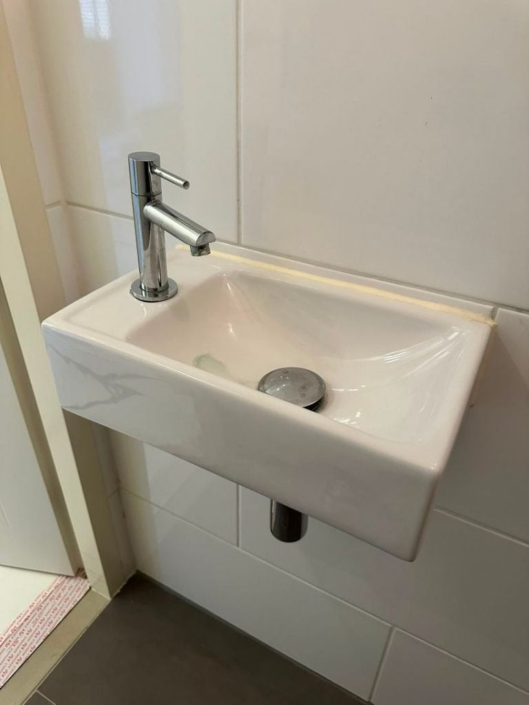 toilet wasbakje met kraantje, Ophalen, Gebruikt, Steen, Toilet