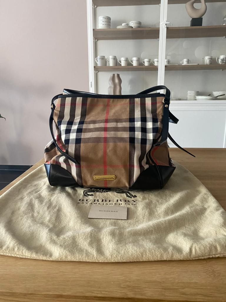 Burberry tas te koop, Ophalen of Verzenden, Zo goed als nieuw, Zwart, Schoudertasje