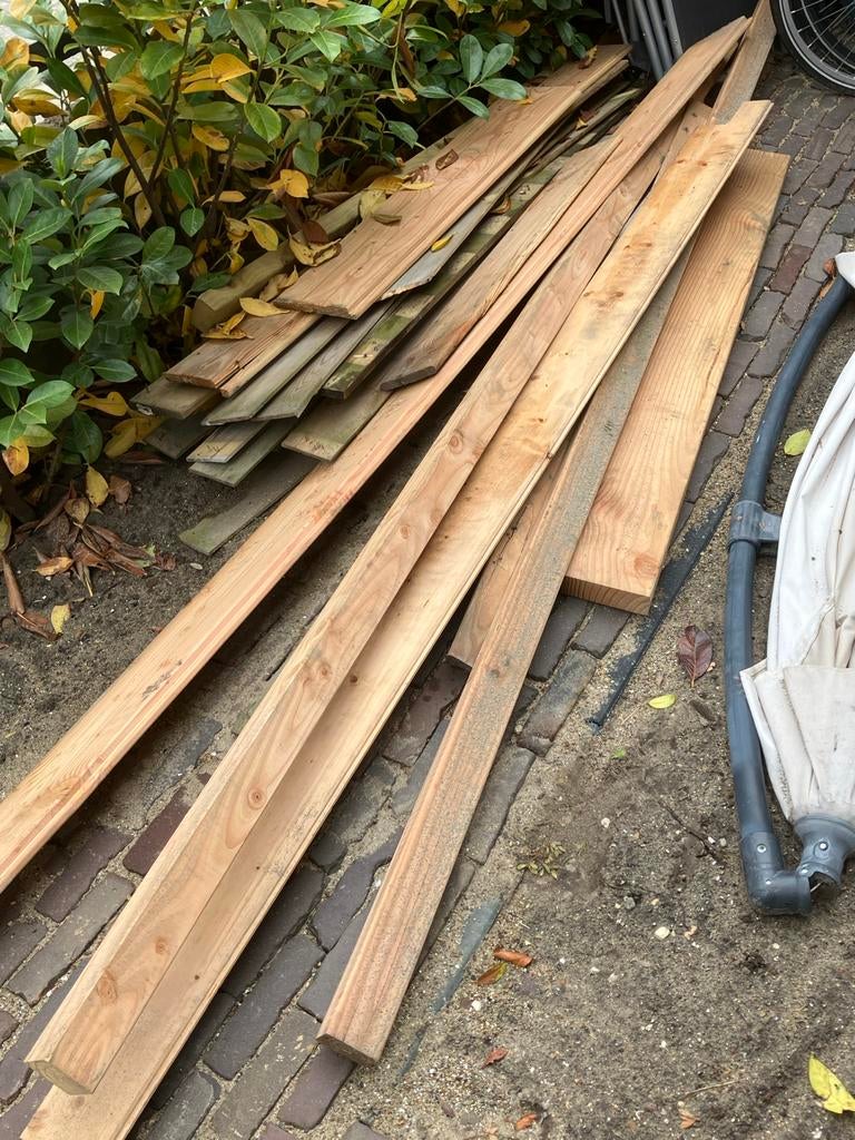 Diverse partij houten planken en latten, Doe-het-zelf en Verbouw, Hout en Planken, Ophalen, Gebruikt, 25 tot 50 mm, Plank