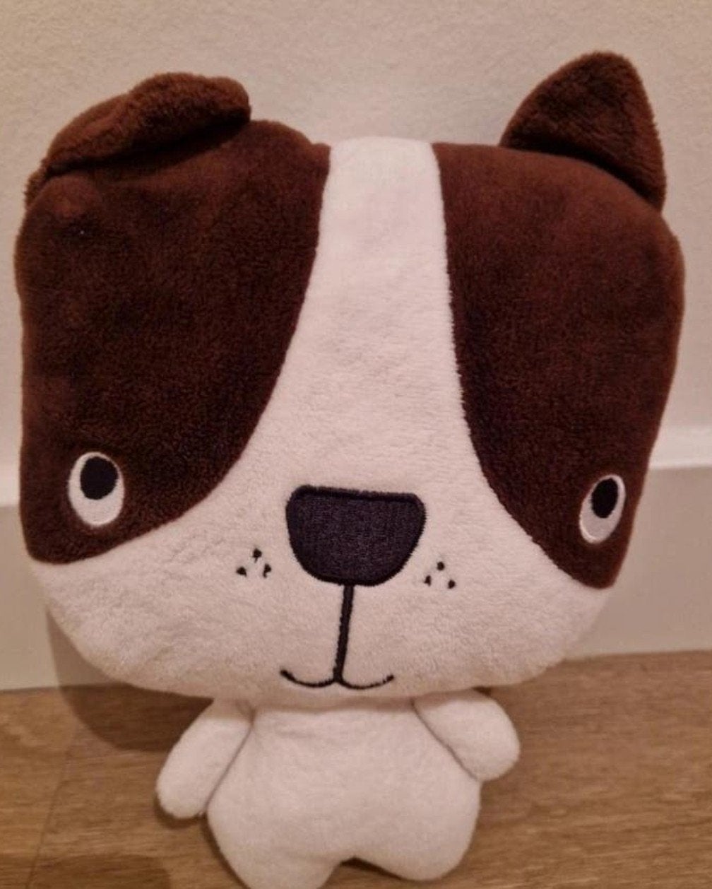 Knuffel H&M Home hond bruin wit groot hoofd K7744, Ophalen of Verzenden, Zo goed als nieuw, Hond