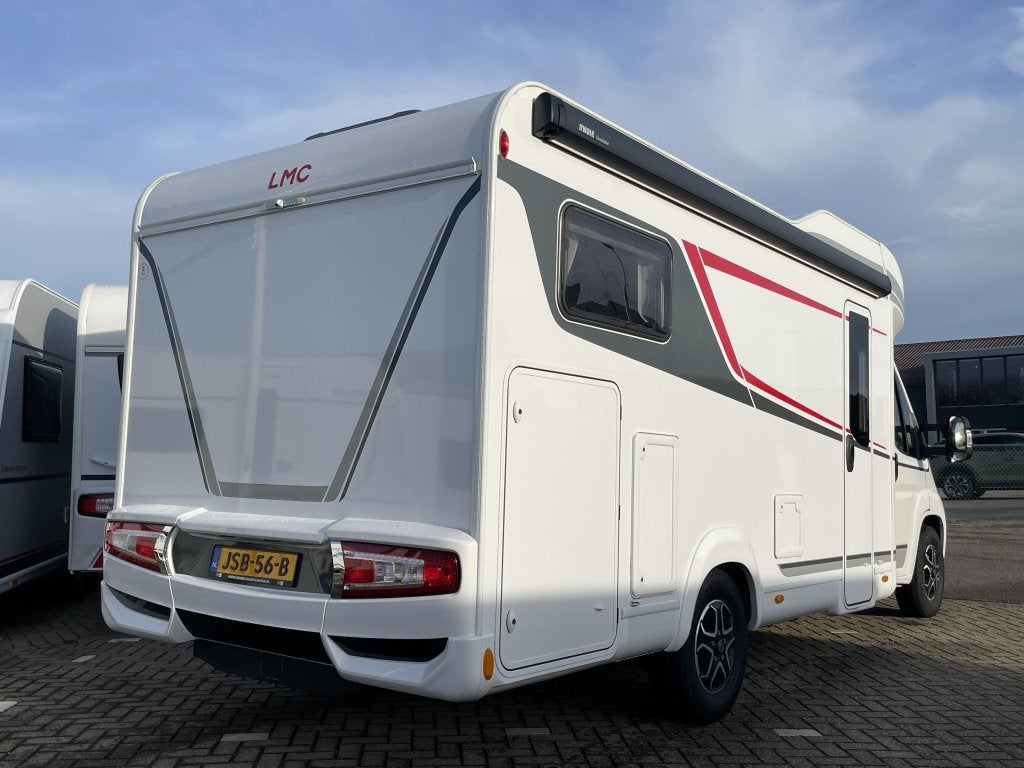 LMC Tourer Lift H 660 G incl. 1 jaar gratis Stalling, Automaat, Hagelvast dak, Airbags, Fiat