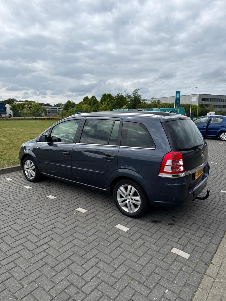 Opel Zafira 1.8 103KW 2011 Grijs 189.710 km, Auto's, Voorwielaandrijving, 4 cilinders, 14 km/l, Particulier
