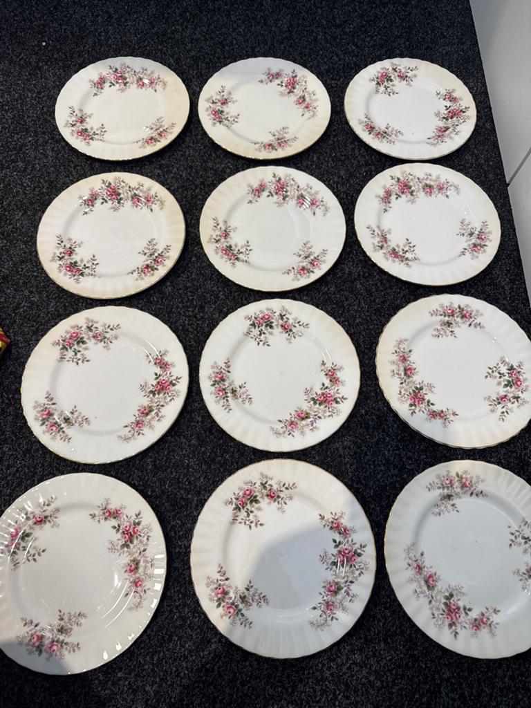 Royal Albert Lavender Rose Gebaksbordjes - 12 Stuks, Gebruikt, Ophalen of Verzenden, Bord(en), Overige stijlen