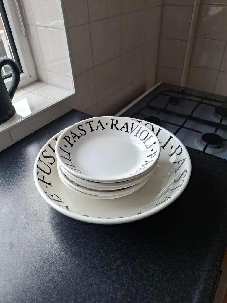 Pasta borden en schaal, Ophalen