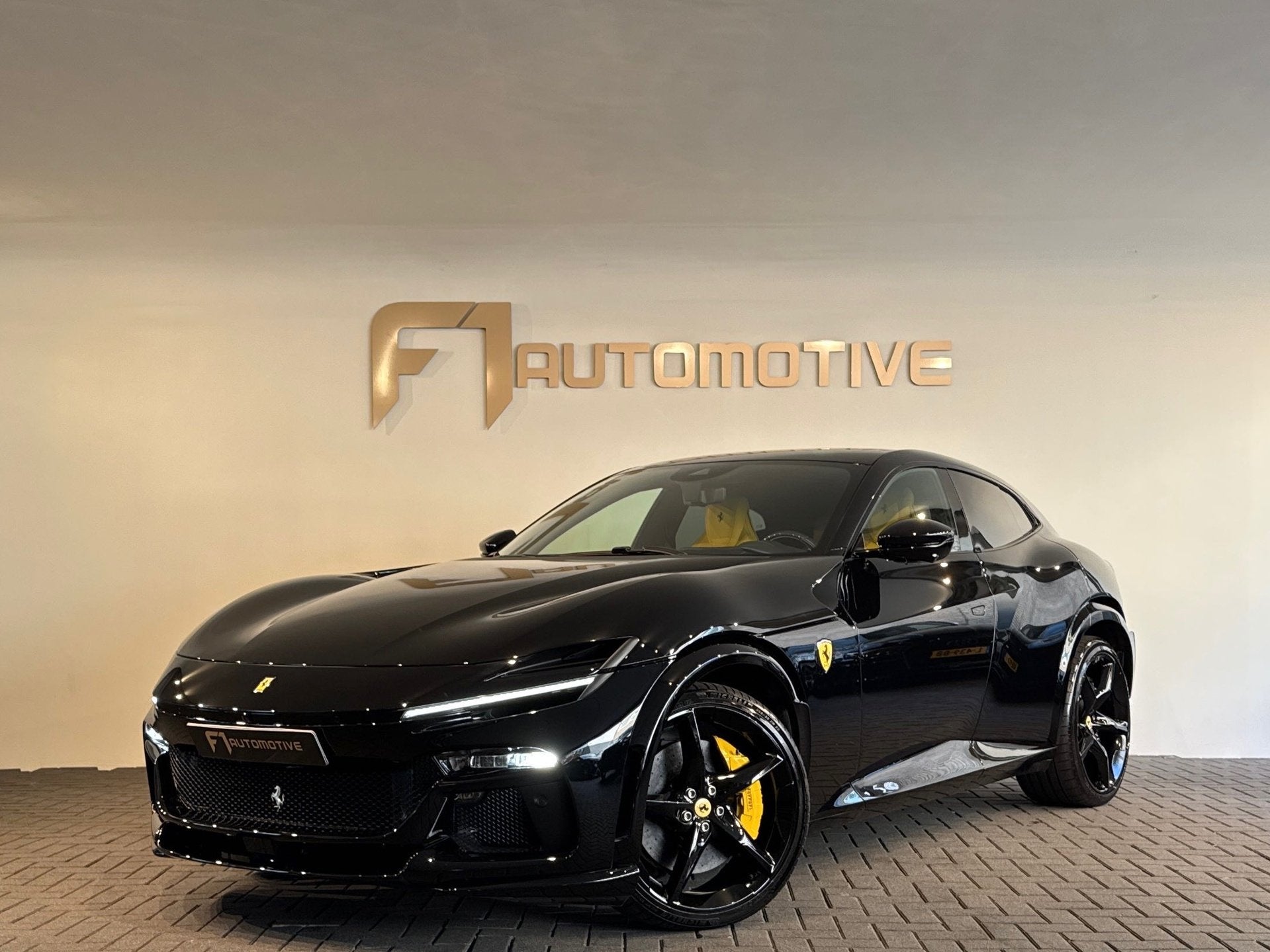 Ferrari Purosangue 6.5 V12 ADAS|Massage|Shields|PPF|Display, Automaat, Gebruikt, 12 cilinders, 4 stoelen