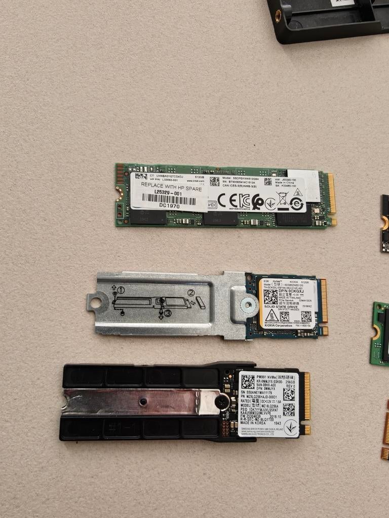 Harde Schijven SSD NVMe M.2 256GB & 512GB, Computers en Software, Dockingstations, Ophalen of Verzenden, Gebruikt
