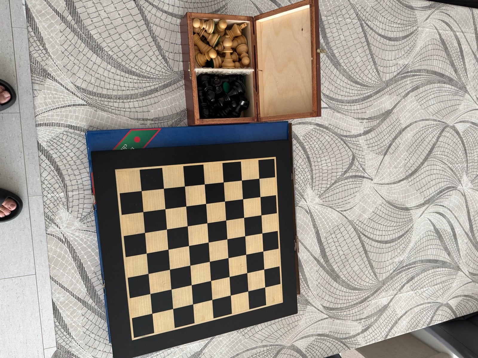 Houten schaakspel met opbergdoos, Ophalen of Verzenden, Gebruikt, Schaken