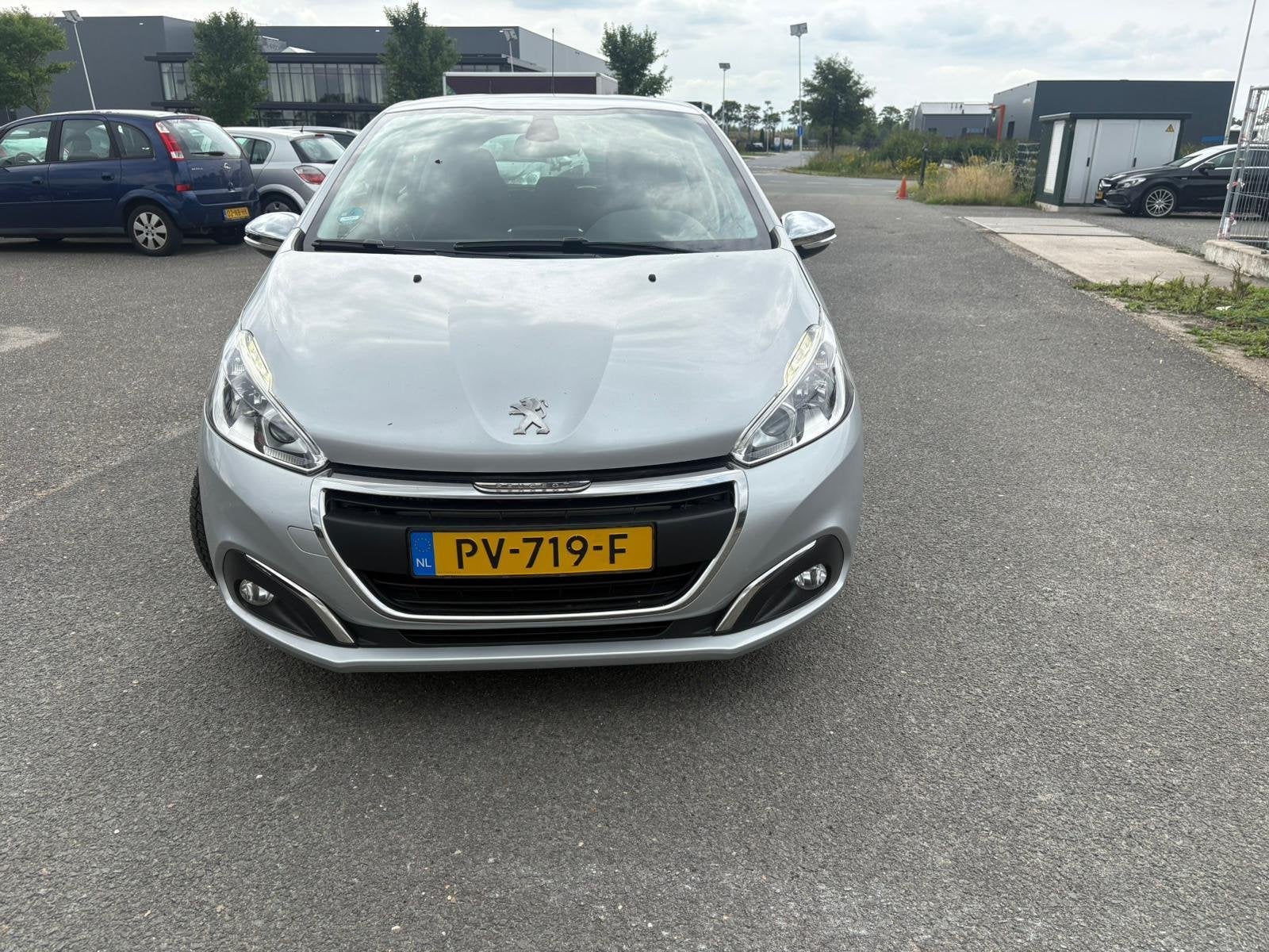 Peugeot 208 1.6 BlueHDi Blue Lease Executive, Auto's, Voorwielaandrijving, Gebruikt, Euro 6, 4 cilinders